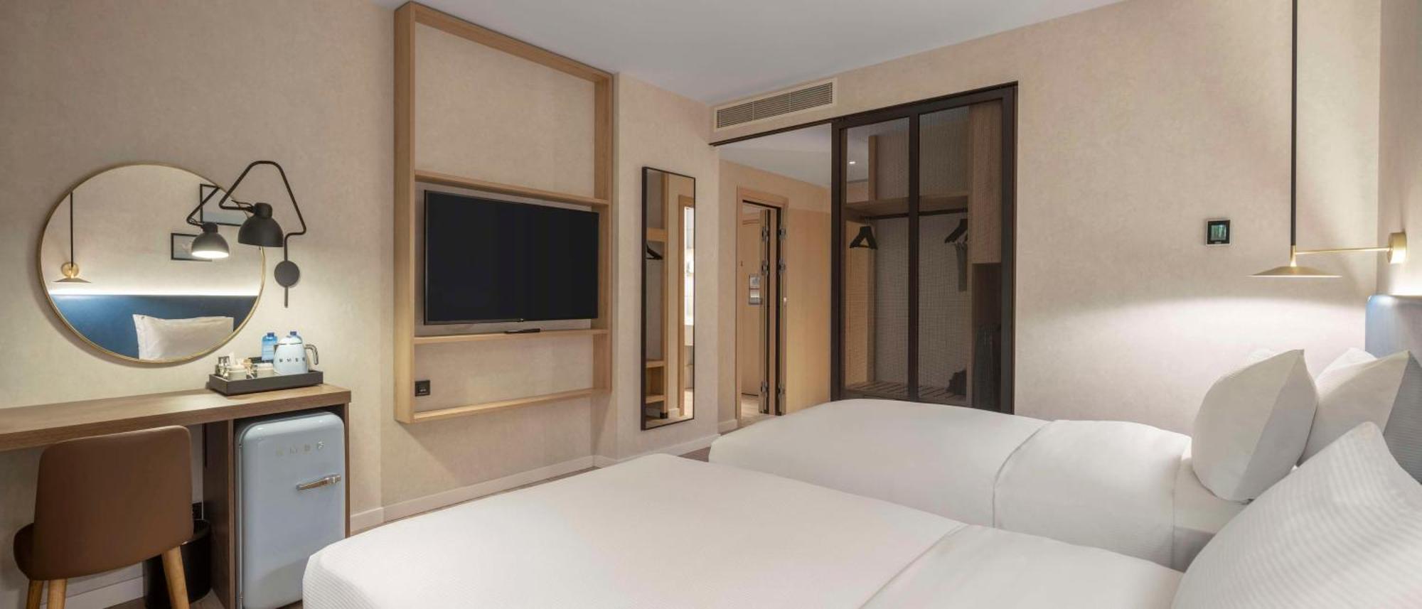 Hilton Garden Inn Tbilisi Riverview Extérieur photo