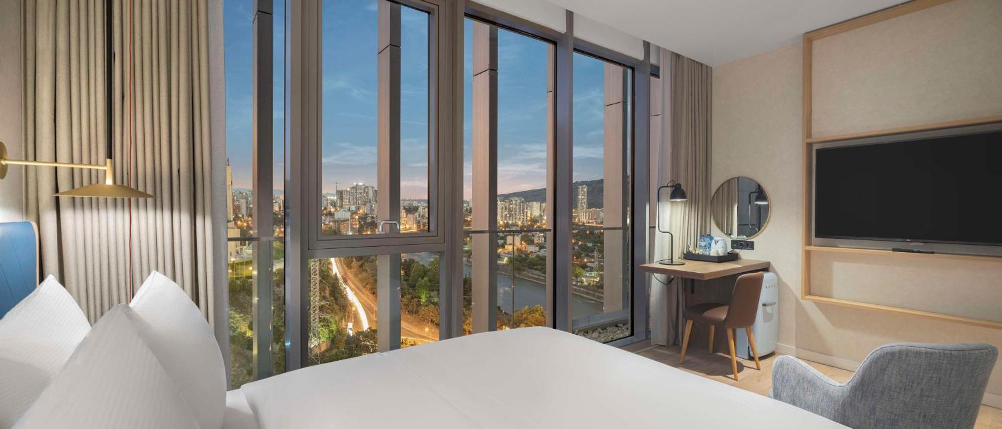 Hilton Garden Inn Tbilisi Riverview Extérieur photo