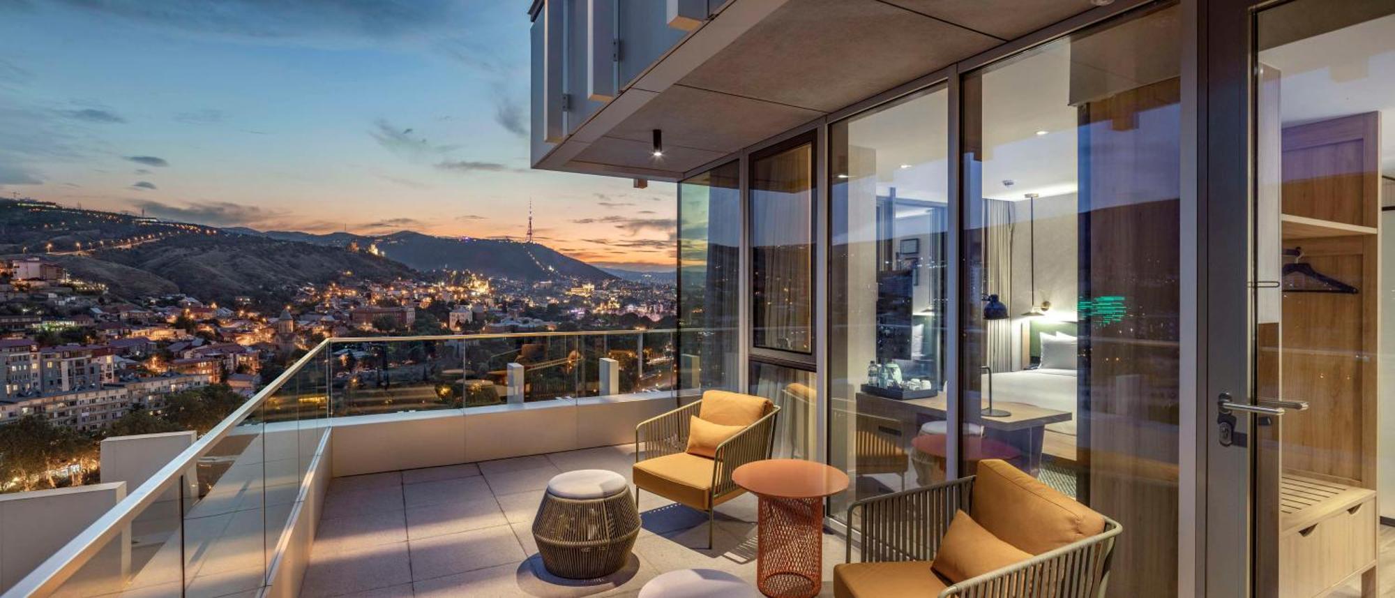 Hilton Garden Inn Tbilisi Riverview Extérieur photo