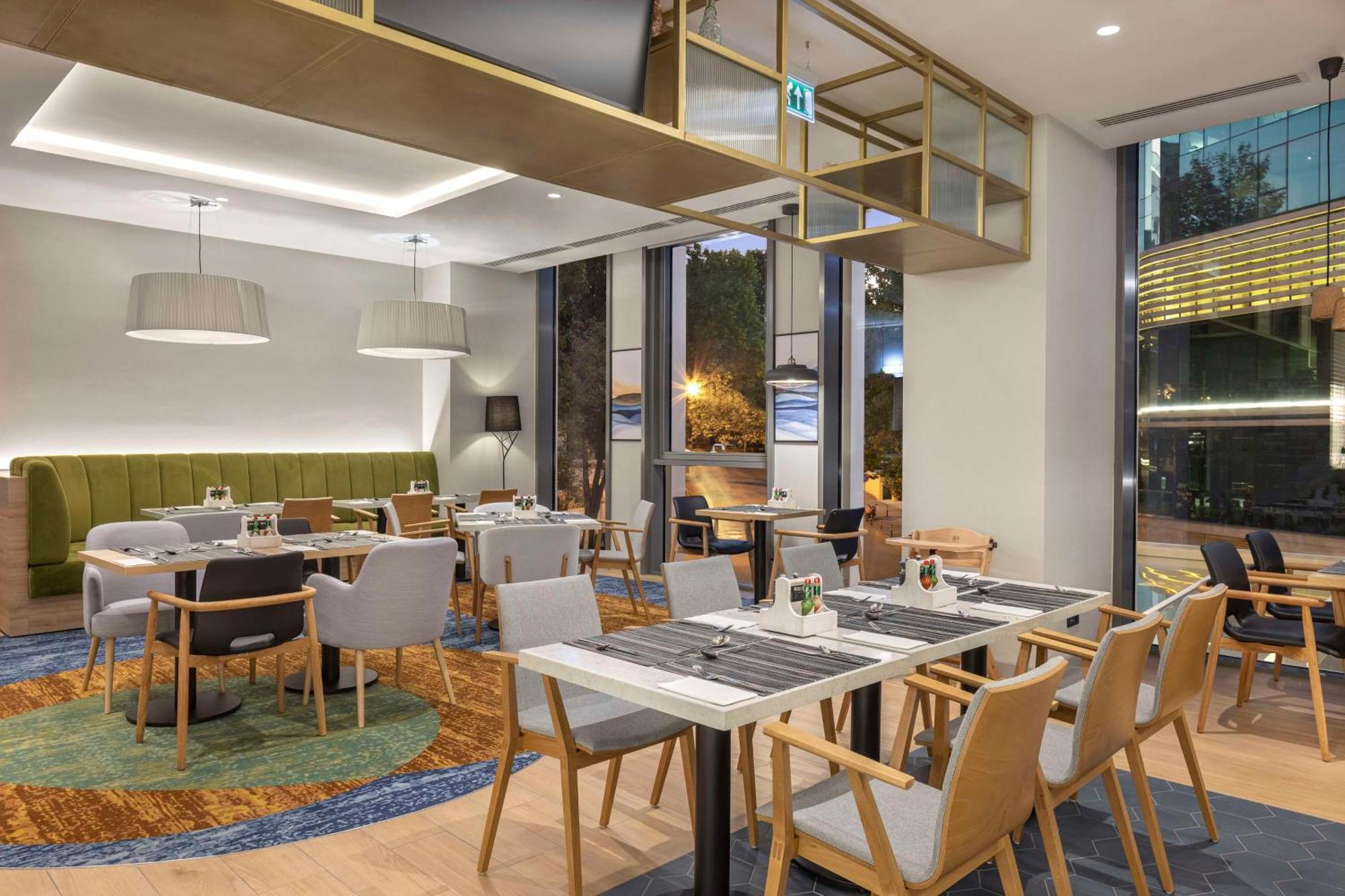 Hilton Garden Inn Tbilisi Riverview Extérieur photo