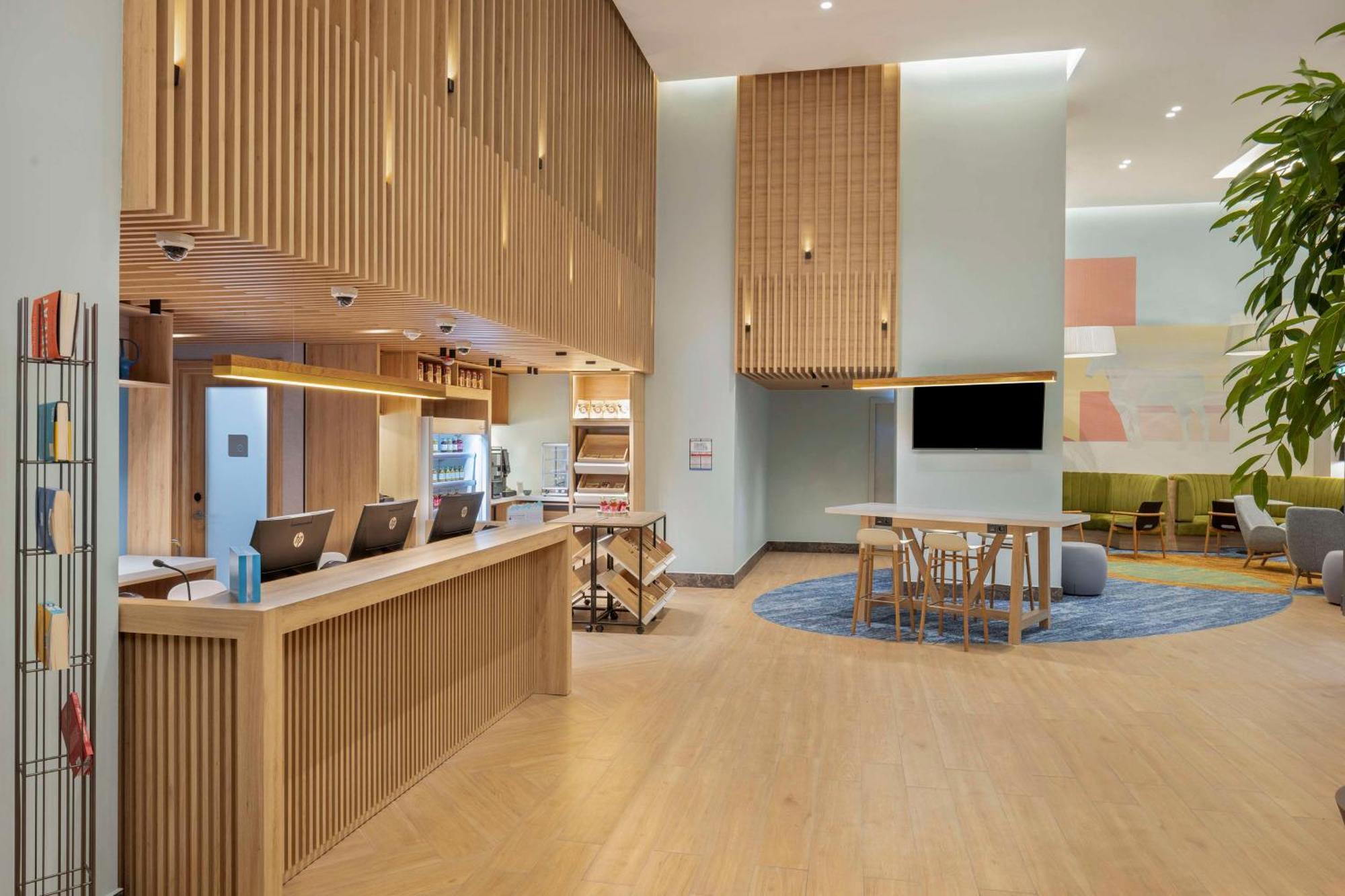 Hilton Garden Inn Tbilisi Riverview Extérieur photo