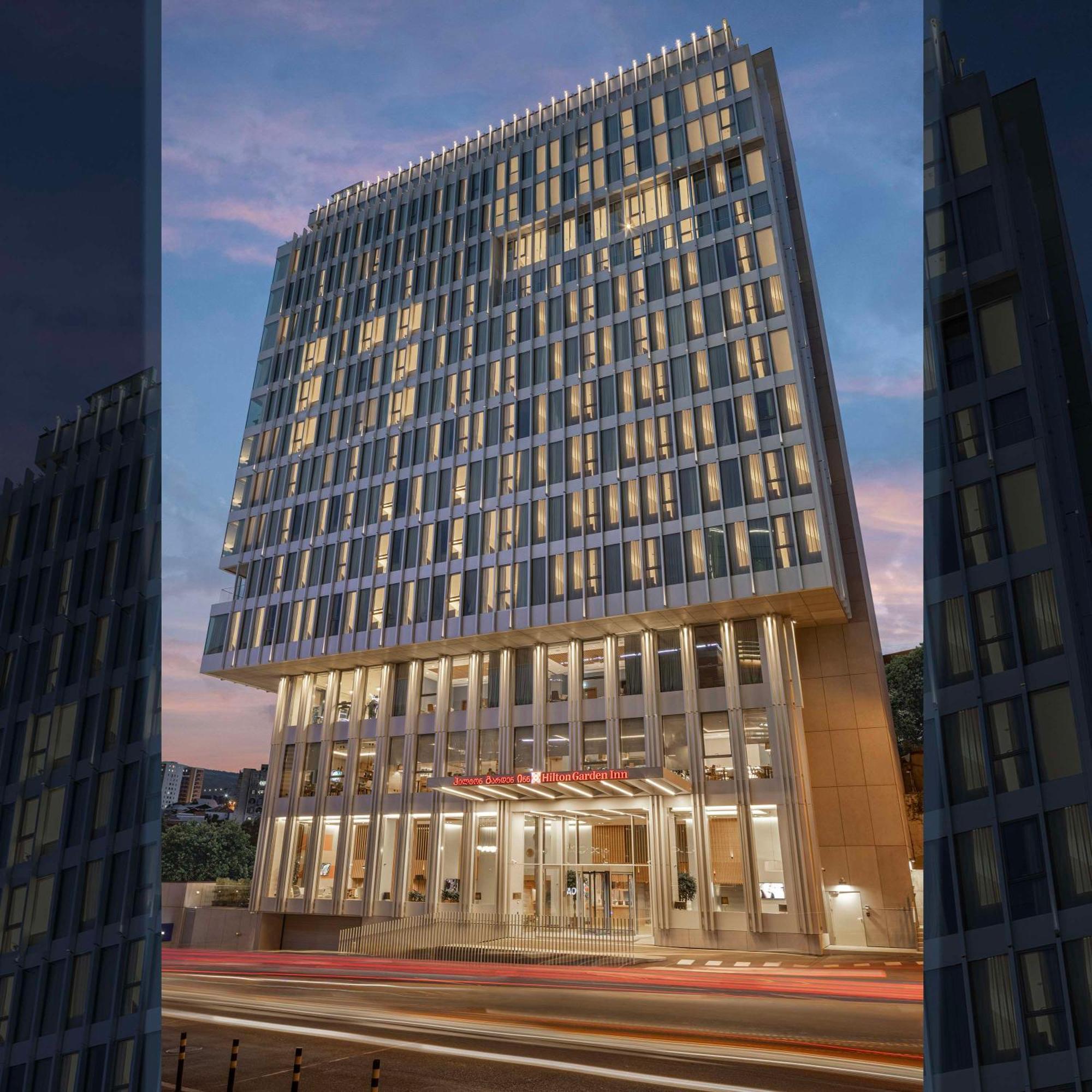 Hilton Garden Inn Tbilisi Riverview Extérieur photo