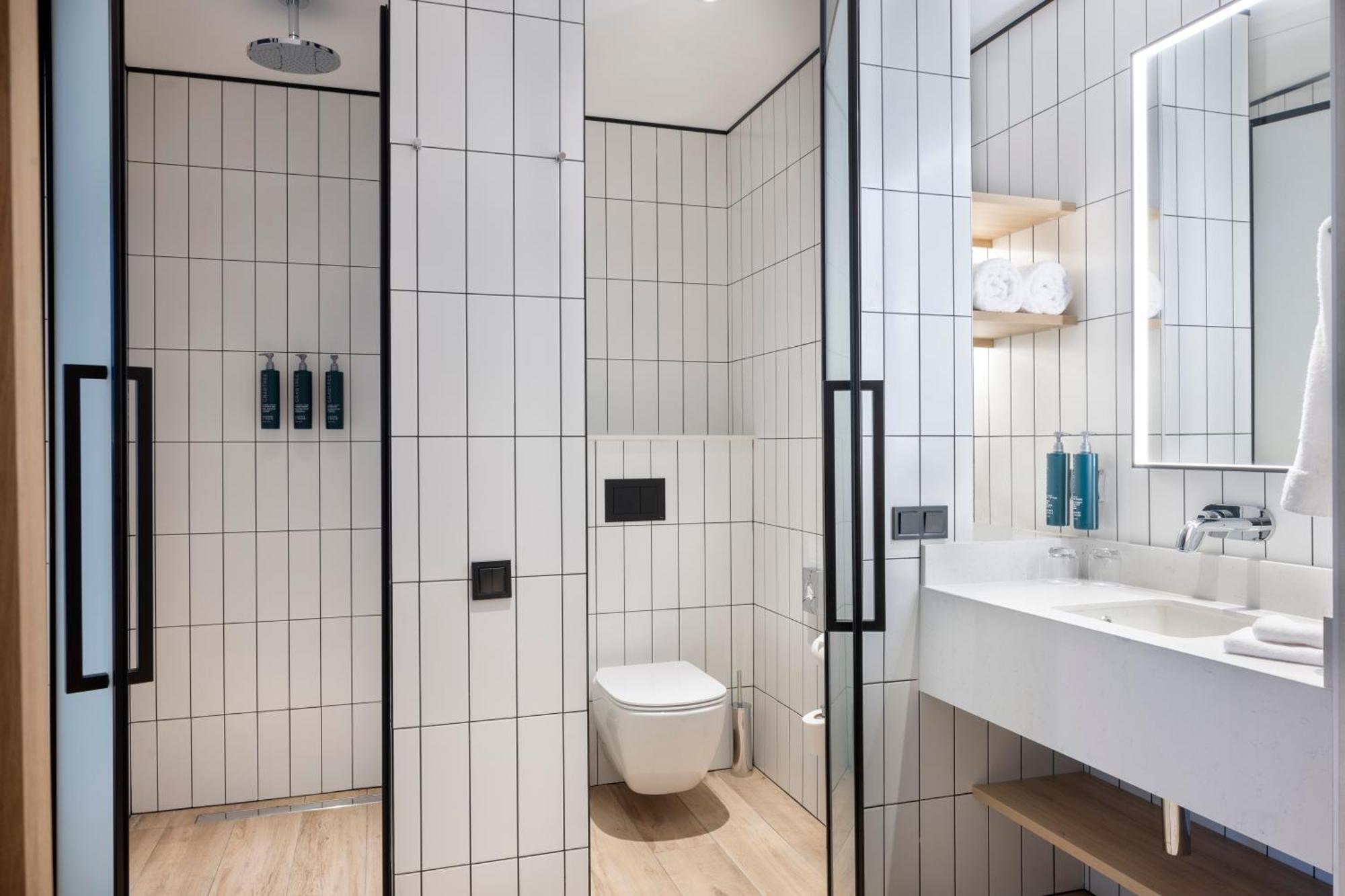 Hilton Garden Inn Tbilisi Riverview Extérieur photo